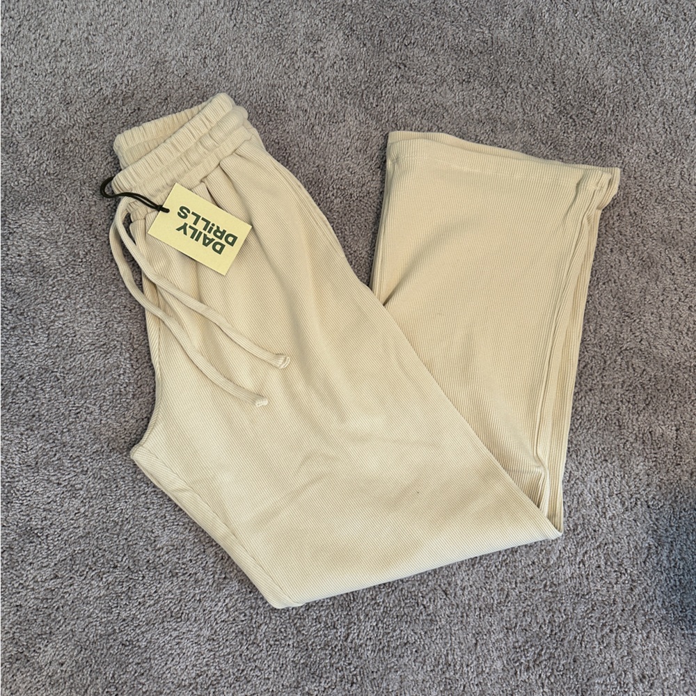 NWT Daily Drills Thermal Resort Pants - Sand